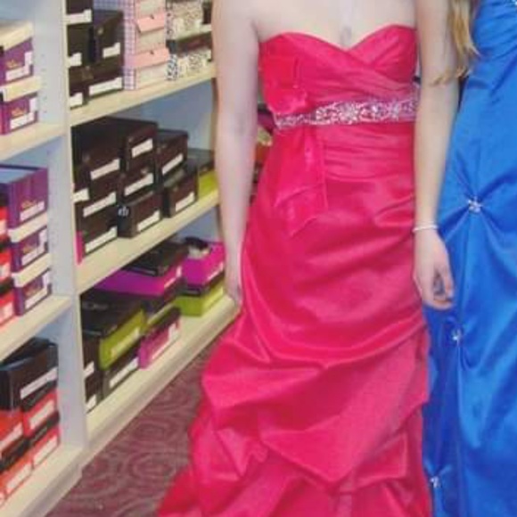 Peach prom dress - Picture 3 of 3